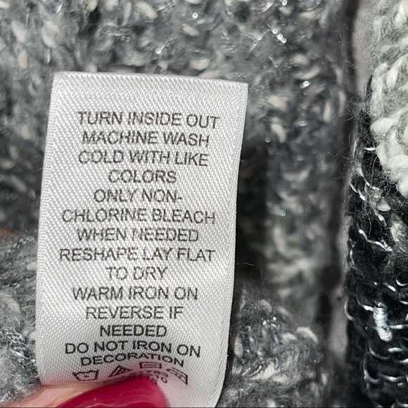 MAURICE’S Sweater‎ Women’s Sz M Black & Gray Sparkly Pullover - Picture 7 of 8